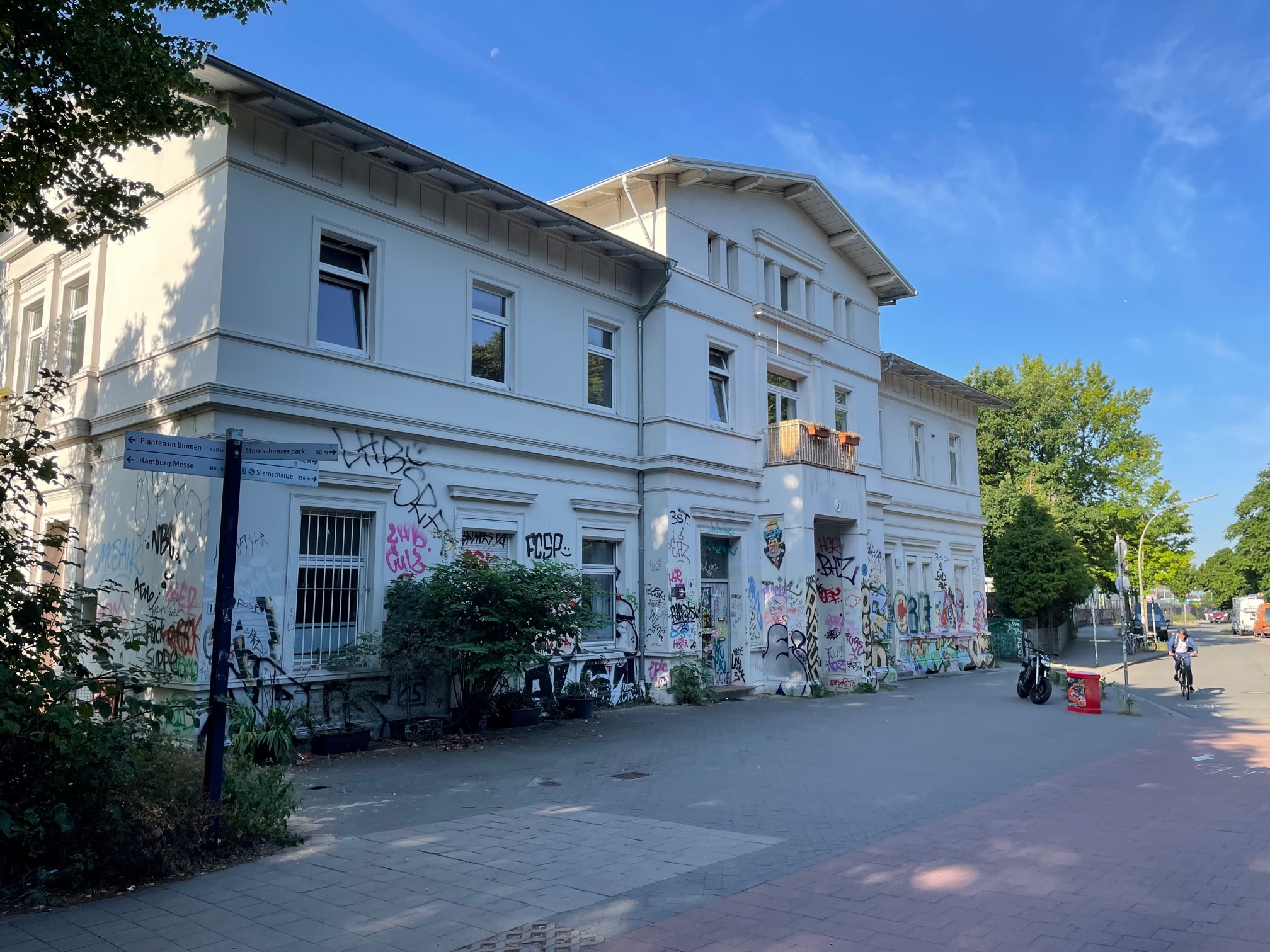 Wir ziehen am 01. September 2023 in den alten Bahnhof „Sternschanze